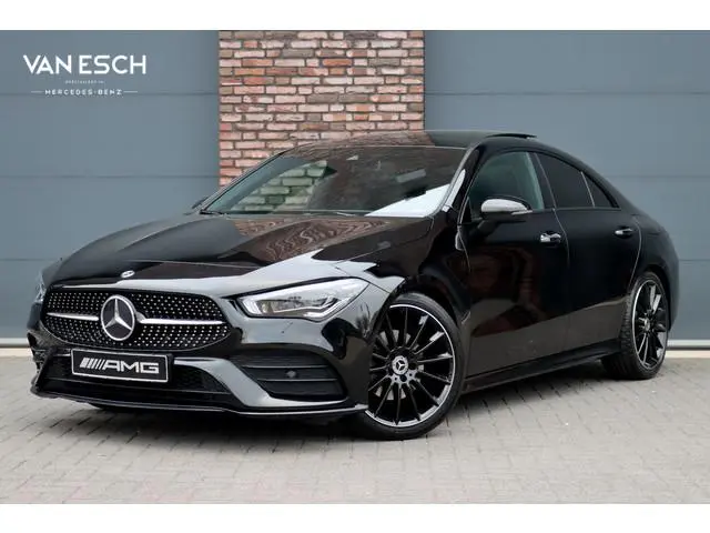 Mercedes-Benz CLA-klasse 180 AMG Line | Panoramadak | Memory | Sfeerverlichting | Camera | Advanced...