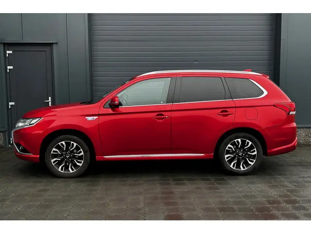 Mitsubishi Outlander 2.0 PHEV instyle+ SUNROOF ACC 119502KM!