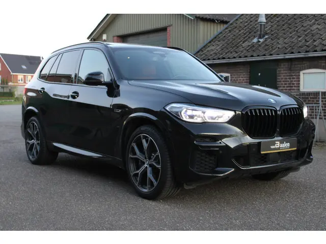 BMW X5 xDrive45e High Executive PHEV SOh 95% M-SPORT PANO NAVI LEER LASER 100.000KM!!!