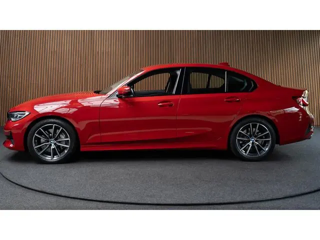 BMW 3-serie 330i High Exe Leer Navi ACC PDC Virtual Climate (3-zone) PDC LM velgen