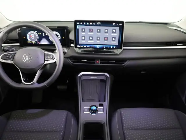 Volkswagen T-Roc Life First Edition 1.5 eTSI 85 kW / 116 PK SUV 7 v Achteruitrijcamera | Carplay