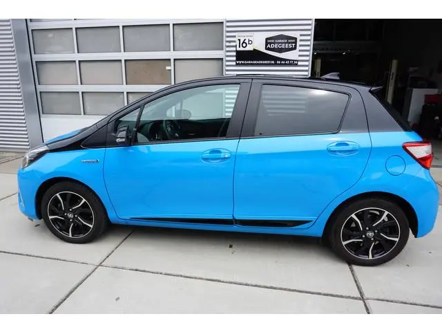 Toyota Yaris 1.5 Hybrid Bi-Tone Camera|PDC A|Pano|Key Less|Cruise|BlueTooth|