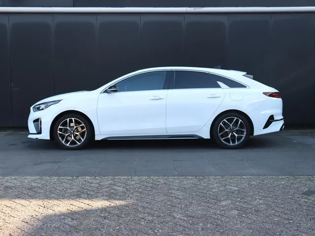 Kia ProCeed 1.0 T-GDI GT-PlusLine | PANO-DAK | JBL | HALF LEDER | CAMERA | STOEL/STUURVERW. | CRUISE...
