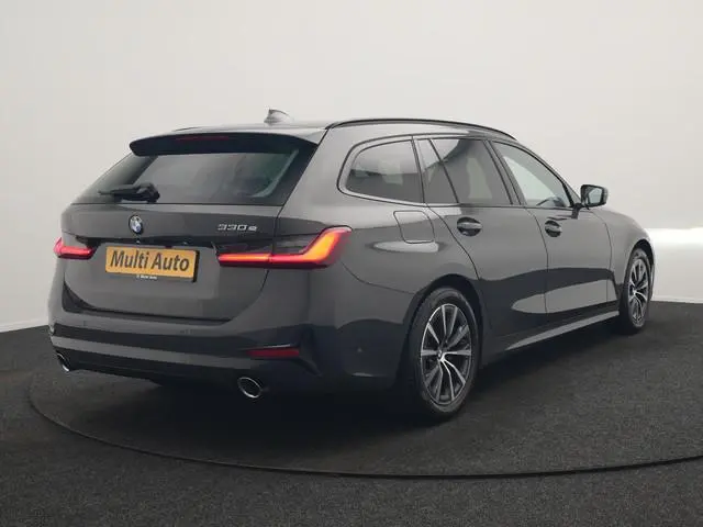 BMW 3-serie Touring 330e Sport Line PHEV 293pk Dealer O.H. DRAVITGRAU | Trekhaak Af Fabriek | Adapti...