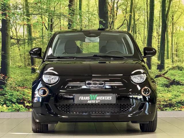 Fiat 500 Icon 42 kWh | Navigatie | Cruise Control | 16" Lichtmetaal | Lane Assist | Apple Carplay |...