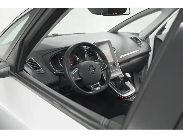 Renault Scénic TCe 130 Intens | Trekhaak | Camera | Panoramadak | Navigatie