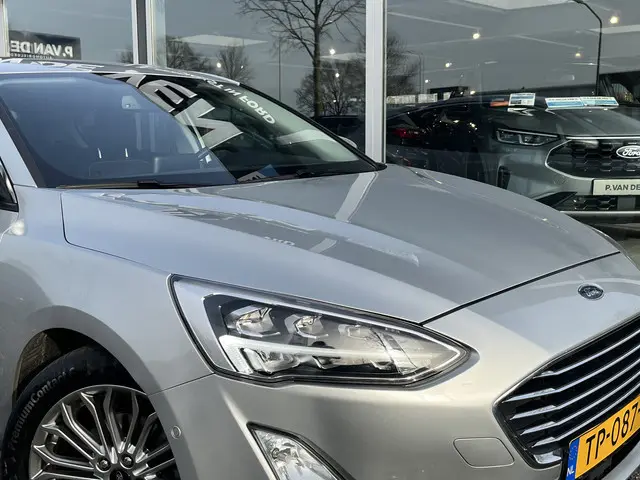 Ford Focus 1.0 EcoBoost Titanium Business 125pk/92kW 6-bak | Design Pack | Technology Pack | Driver...