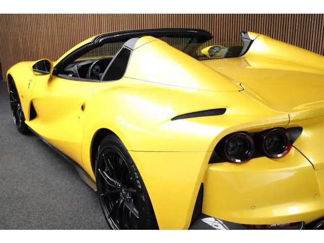 Ferrari 812 GTS
