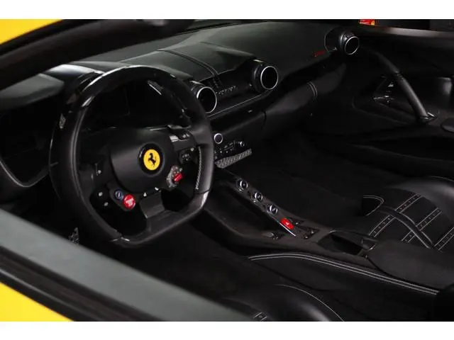 Ferrari 812 GTS