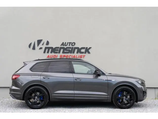 Volkswagen Touareg 3.0 TSI 4MOTION R / Dynaudio/ Trekhaak/ Panoramadak/ 360 Topview/ 