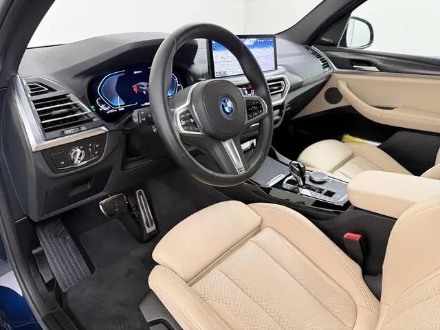 BMW X3 xDrive30e VAN: 49.900,- VOOR: 45.877,- UW HERFSTVOORDEEL: 4.023,- APPLE CAR./ANDROID AUTO | E...