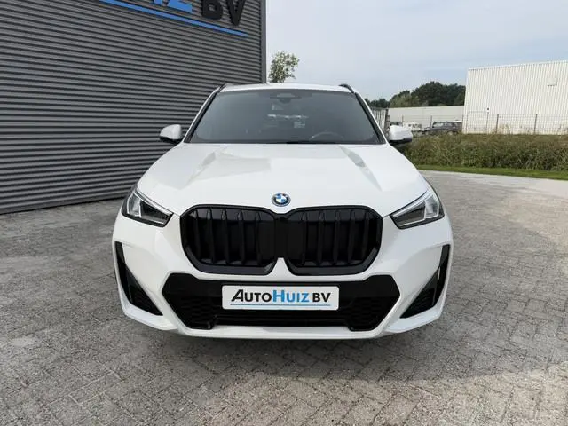 BMW X1 xDrive25e M Sport Panoramadak Trekhaak LED Carplay DAB Stoelverwarming Achteruitrijcamera