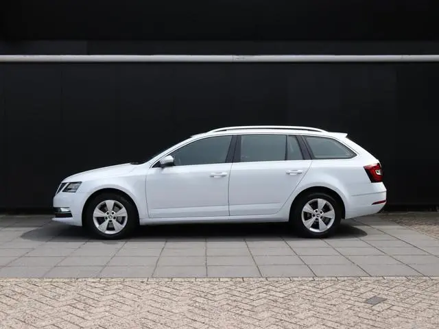 Skoda Octavia Combi 1.0 TSI Greentech Ambition Business | DSG | STOELVERW. | PDC | APPLE CARPLAY | C...
