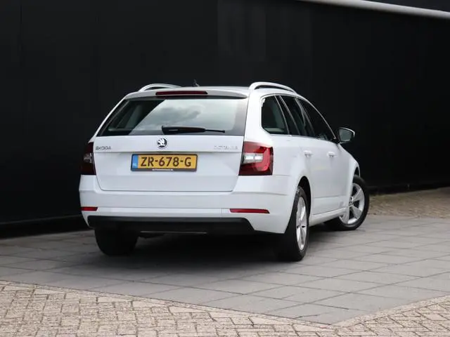 Skoda Octavia Combi 1.0 TSI Greentech Ambition Business | DSG | STOELVERW. | PDC | APPLE CARPLAY | C...
