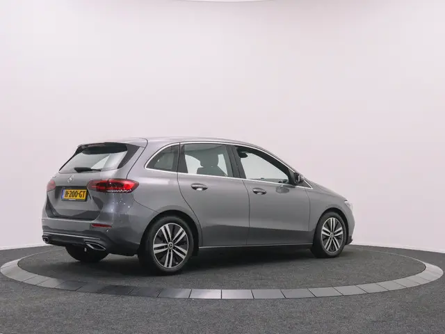 Mercedes-benz B-klasse 180 Launch Edition Premium | LED | Navi | Stoelverwarming | Elek