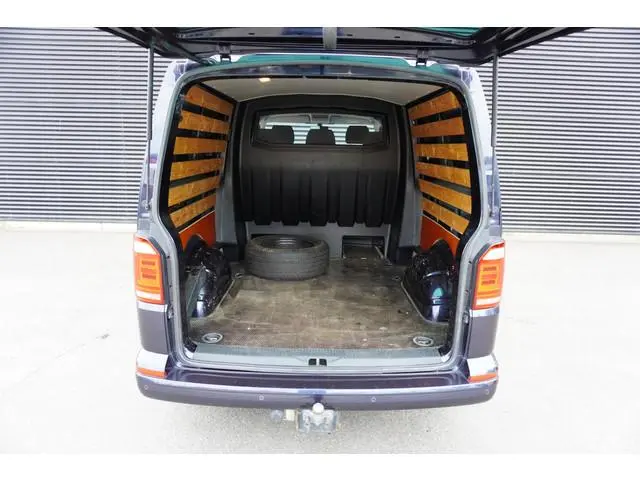 Volkswagen Transporter 204pk Automaat L2H1 Dubbele cabine LED Apple carplay Trekhaak Navigatie ACC C...