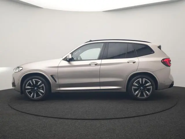 BMW iX3 M Sport 80 kWh 286pk Dealer O.H | Panodak | Adaptive Cruise | Camera | Lederen Sportstoelen...