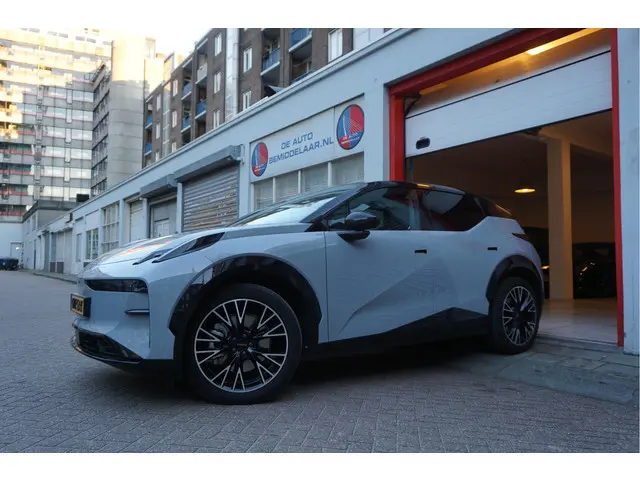 ZEEKR X AWD Privilege 69 kWh | 429pk | 0-100 3.8sec | Full Options | Panoramadak | Head Up Display | Sfeerverlichting | Leer | Electr stoelen + memory + massage + koeling + verwarming