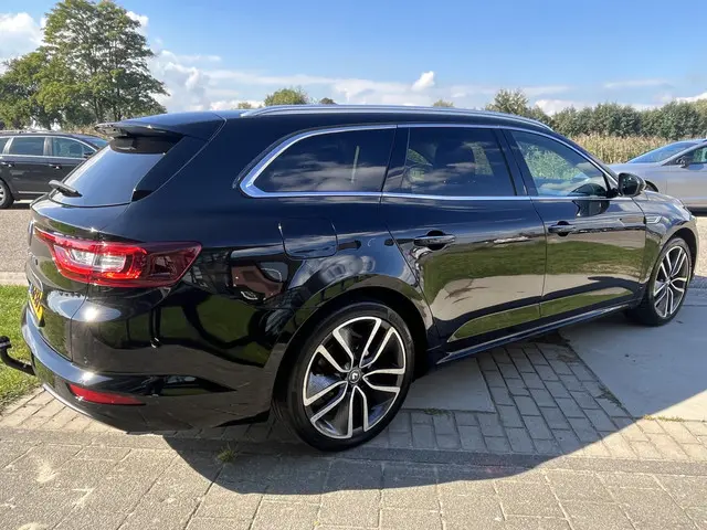 Renault Talisman Estate 1.3 TCe Limited / 160 PK / Automaat / Trekhaak /  Keyless / Cruise / Massage...