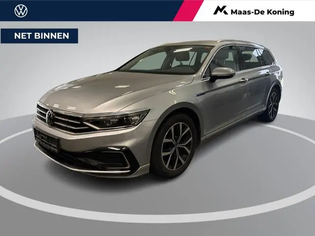 Volkswagen Passat 1.4 TSI 218pk DSG PHEV GTE Business · Camera · Inklap. Trekhaak · Matrix LED · Sto...