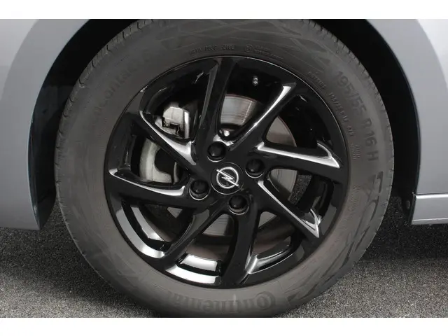 Opel Corsa 1.2 102pk GS Line Opel Corsa 1.2 GS Line | Navigatie | Apple Carplay/Android Auto | Airco | Cruise Control | Lichtmetalen velgen | Digitaal Dashboard | Sportstoelen