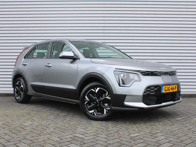 Kia Niro EV Light Edition 64.8 kWh | Airco | Cruise | Navi | Camera | PDC | 17" LM | All season band...