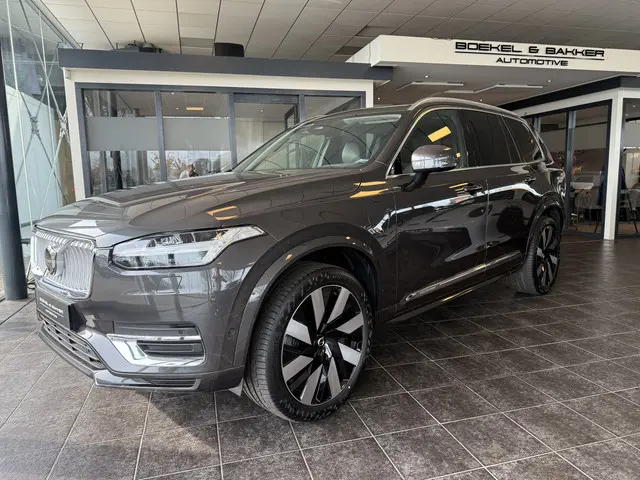 Volvo XC90 2.0 T8 Recharge AWD Plus Bright ** Ventilatie ** Luchtvering ** Panodak **