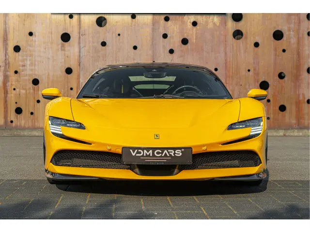 Ferrari SF90 Stradale 4.0 V8 | Lift | Carbon | Racing Seats | Giallo Triplo Strato |