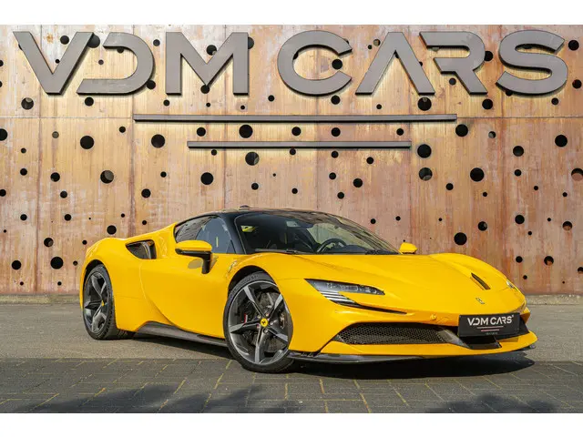 Ferrari SF90 Stradale 4.0 V8 | Lift | Carbon | Racing Seats | Giallo Triplo Strato |