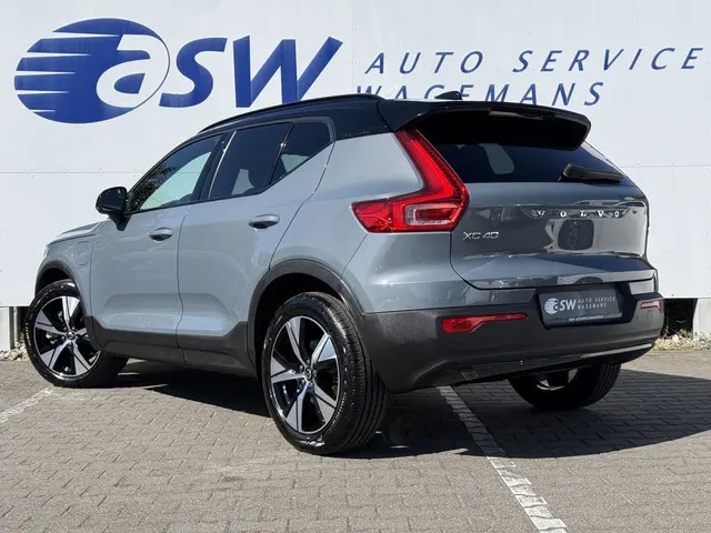 Volvo XC40 1.5 T4 Recharge R-Design | CarPlay | Camera | Keyless | LED | DAB+ | 19 inch