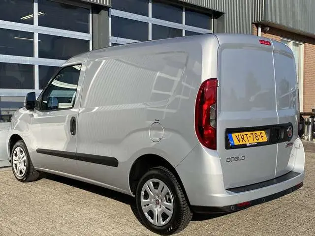 Fiat Doblò Cargo 1.3 MJ L1H1 SX 90pk Btw en Bpm vrij Airco Cruise controle Navigatie Tussenschot Parkeerhulp achter 1e eigenaar Ex overheid Euro 5 Marge