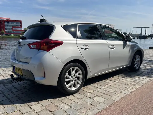 Toyota Auris 1.8 Hybrid Executive Leder Carplay Navi Camera