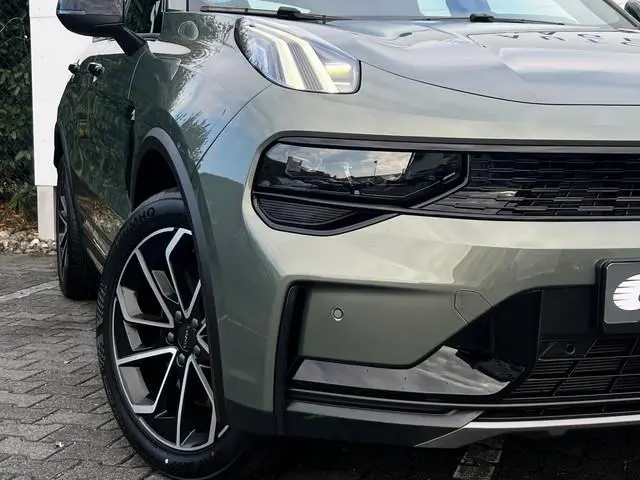 Lynk & Co 01