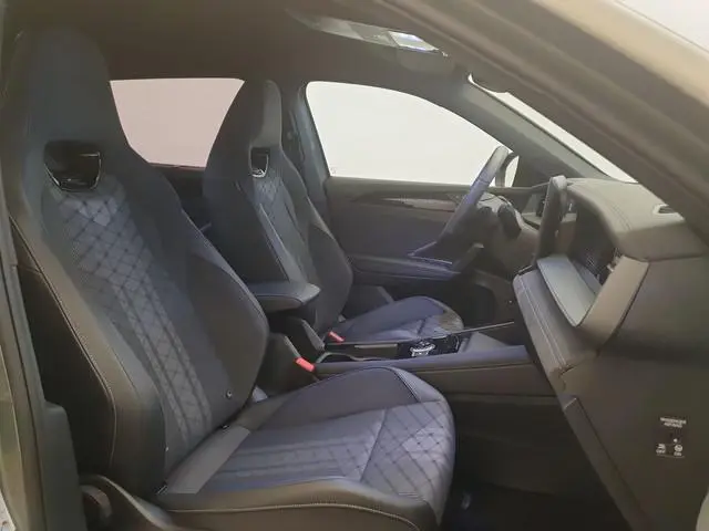 Volkswagen Tayron 1.5 eHybrid 204pk DSG/AUT R-Line Wegklapbare Trekhaak, 360 Camera, ACC