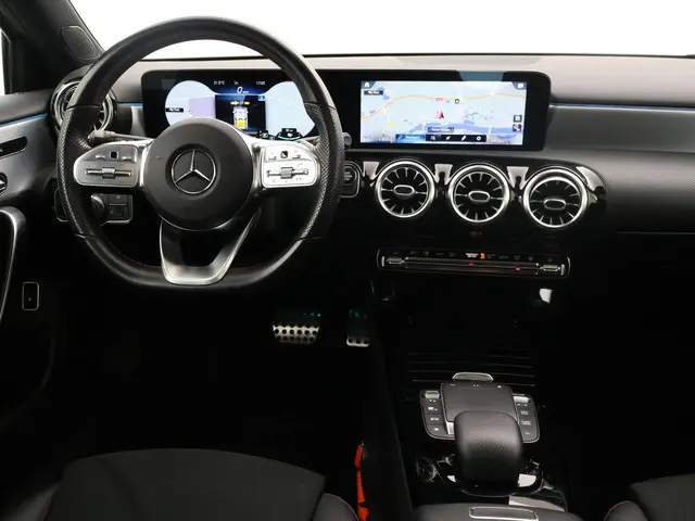 Mercedes-Benz A-klasse 250e AMG SPORT + PANORAMA | MEMORY | TREKHAAK | SFEERVERLICHTING | CAMERA | S...