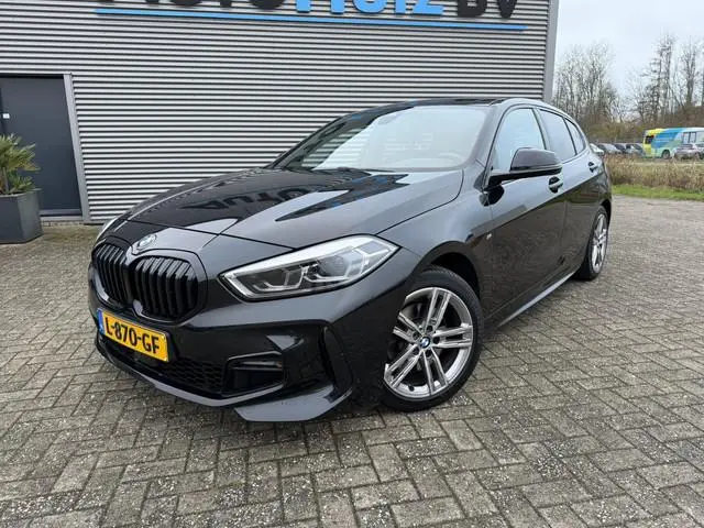 BMW 1-serie 118i Automaat M Sport Leer Carplay Cruise Control Adaptieve LED BTW Auto