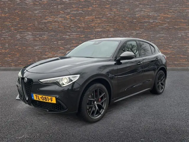 Alfa Romeo Stelvio 2.0 T AWD Veloce met afn.trekhaak.