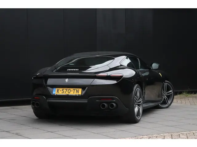 Ferrari Roma 3.9 V8 HELE | NL AUTO! | 620 PK | KERAMISCH | LEDER | STOELVERW. | MEMORY | 360° CAMERA | JBL AUDIO | CRUISE | NAVI |