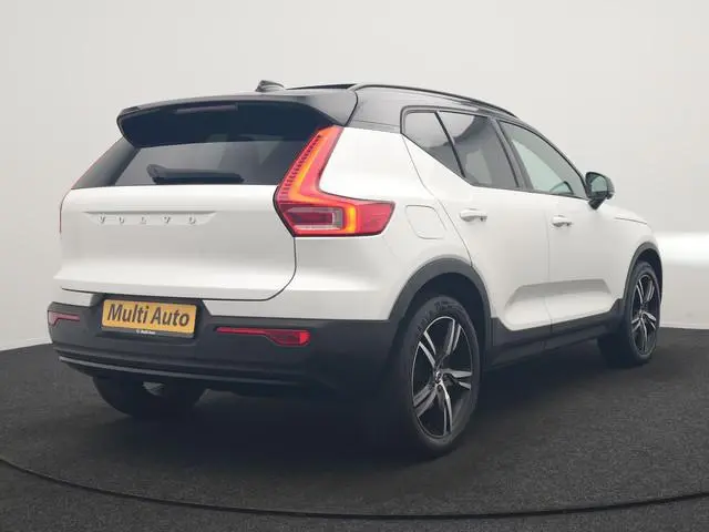 Volvo XC40 T5 Recharge R-Design PHEV 262pk Dealer O.H. | Panodak | Adaptive Cruise | 360 Camera | Ha...