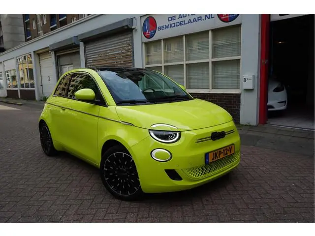 Fiat 500 e La Prima | Ultra Luxe | Leer | Panorama | Adaptive cruise + Lane | Apple Carplay | 17inck...