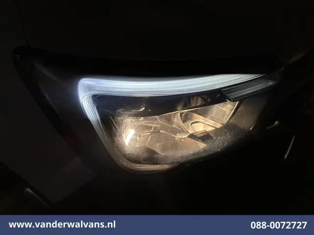 Renault Master 2.3 dCi 145pk Bakwagen Laadklep Euro6 Airco | LED | 990kg laadvermogen Bijrijdersbank...