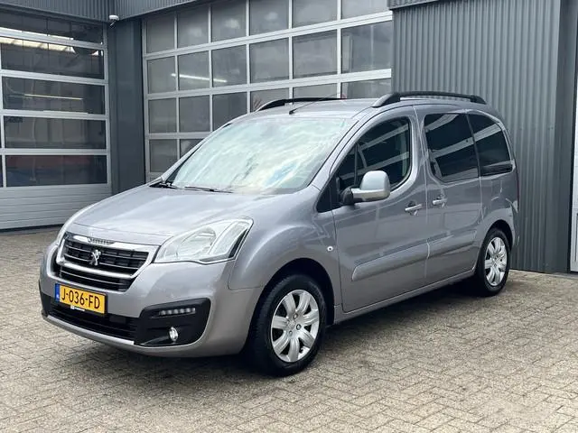 Peugeot Partner Tepee 1.2 PureTech Active Airco Cruise control Trekhaak 1300 kg Parkeerhulp voor en...