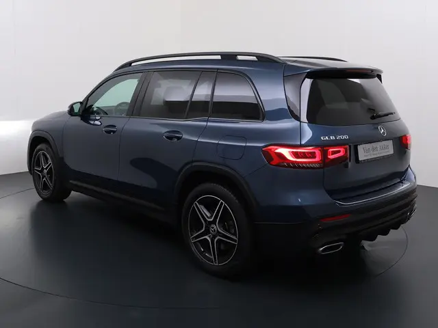 Mercedes-Benz GLB 200 AMG 7-zits // Camera // Sfeerverlichting // Augmented Reallity // Alarm // Nig...