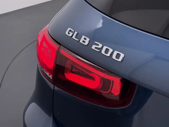 Mercedes-Benz GLB 200 AMG 7-zits // Camera // Sfeerverlichting // Augmented Reallity // Alarm // Nig...