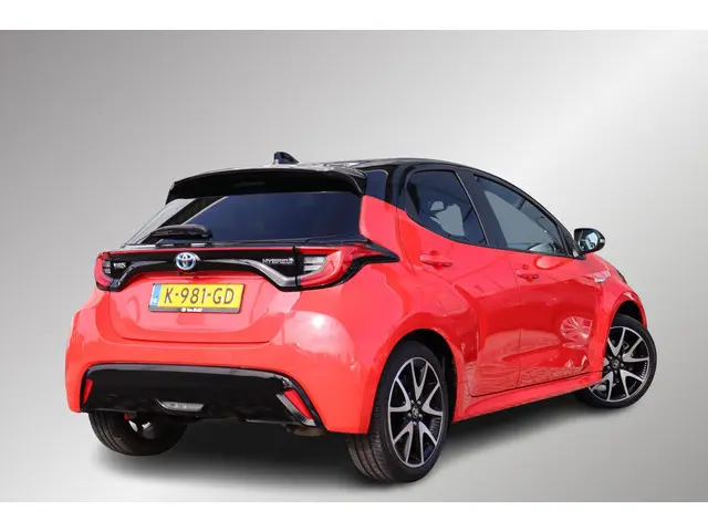 Toyota Yaris 1.5 Hybrid Launch Edition 17"lm Velgen, Led, JBL, HUD,BSM