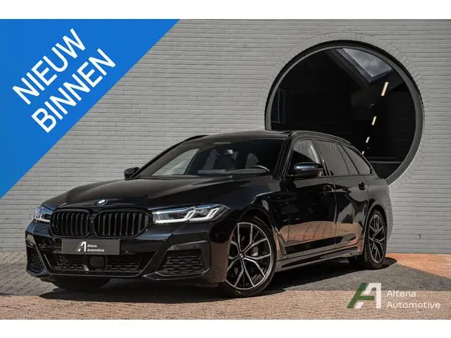 BMW 5-serie Touring 540i xDrive M-sport, BTW, harman kardon, Msport stoelen, parking ass plus, drivi...