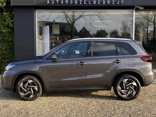 Suzuki Vitara 1.5 Hybrid Style | Panoramadak | Adaptieve Cruise Control | Keyless Entry | Stoelverwa...