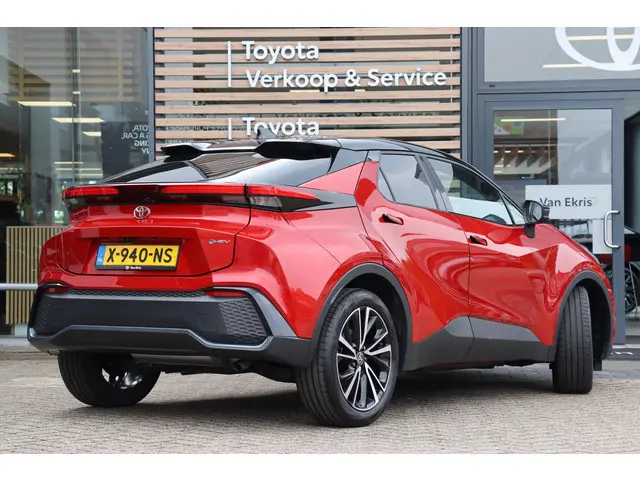 Toyota C-HR 1.8 Hybrid 140 Executive, HUD, 360 camera, Panoramadak