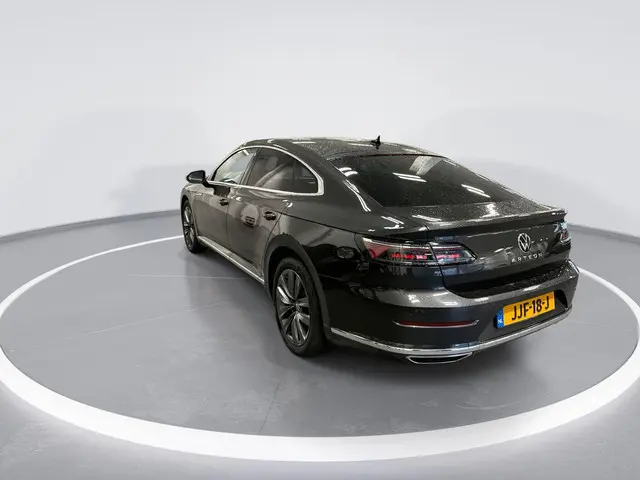 Volkswagen Arteon 1.4 TSI 218pk DSG eHybrid Elegance Business · Wegklapbare Trekhaak · Camera · Appl...