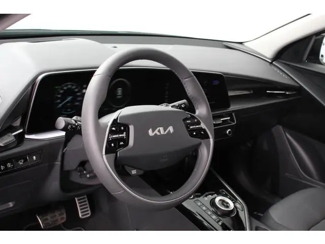 Kia Niro EV ExecutiveLine 64.8 kWh Navigatie Half Leder Schuif-kantel dak Elektrische bedienbare ach...